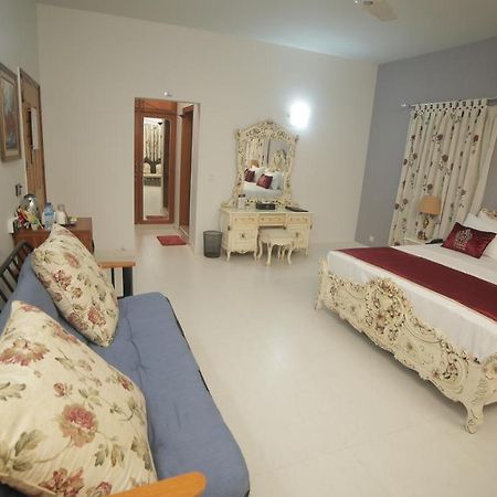 Four Squares Karachi Bed & Breakfast エクステリア 写真