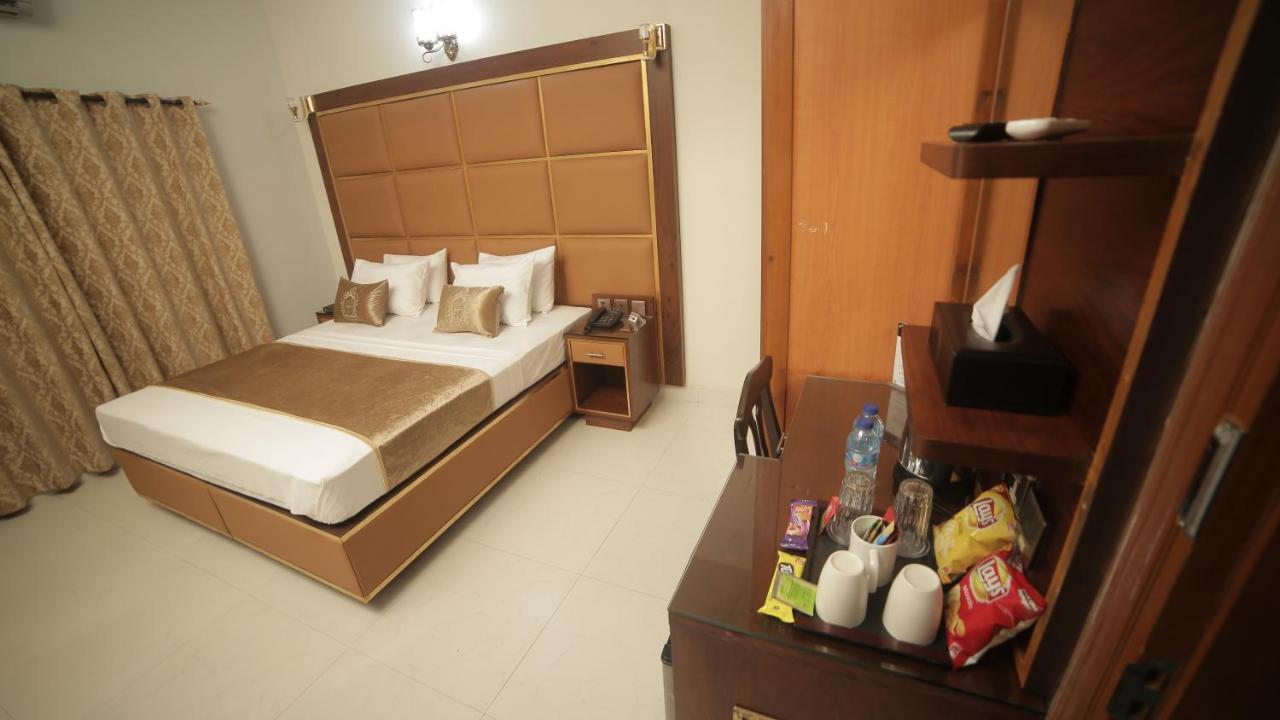 Four Squares Karachi Bed & Breakfast エクステリア 写真