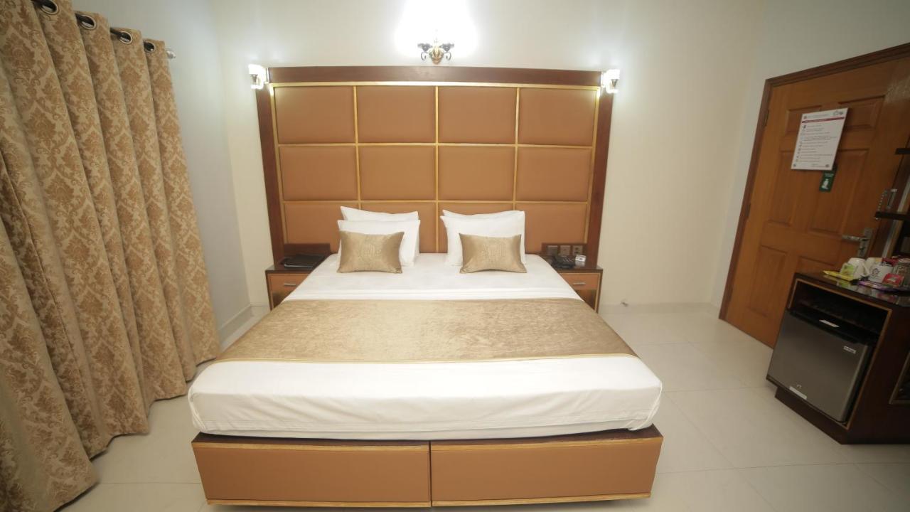 Four Squares Karachi Bed & Breakfast エクステリア 写真