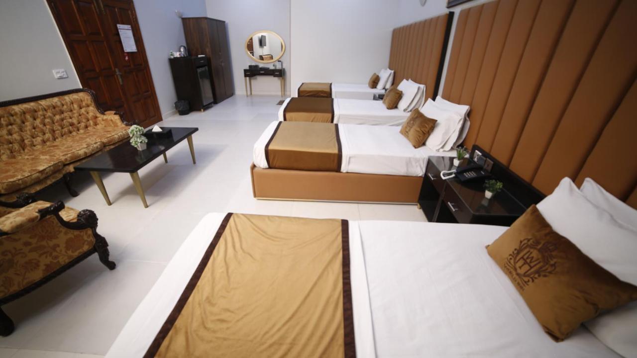 Four Squares Karachi Bed & Breakfast エクステリア 写真