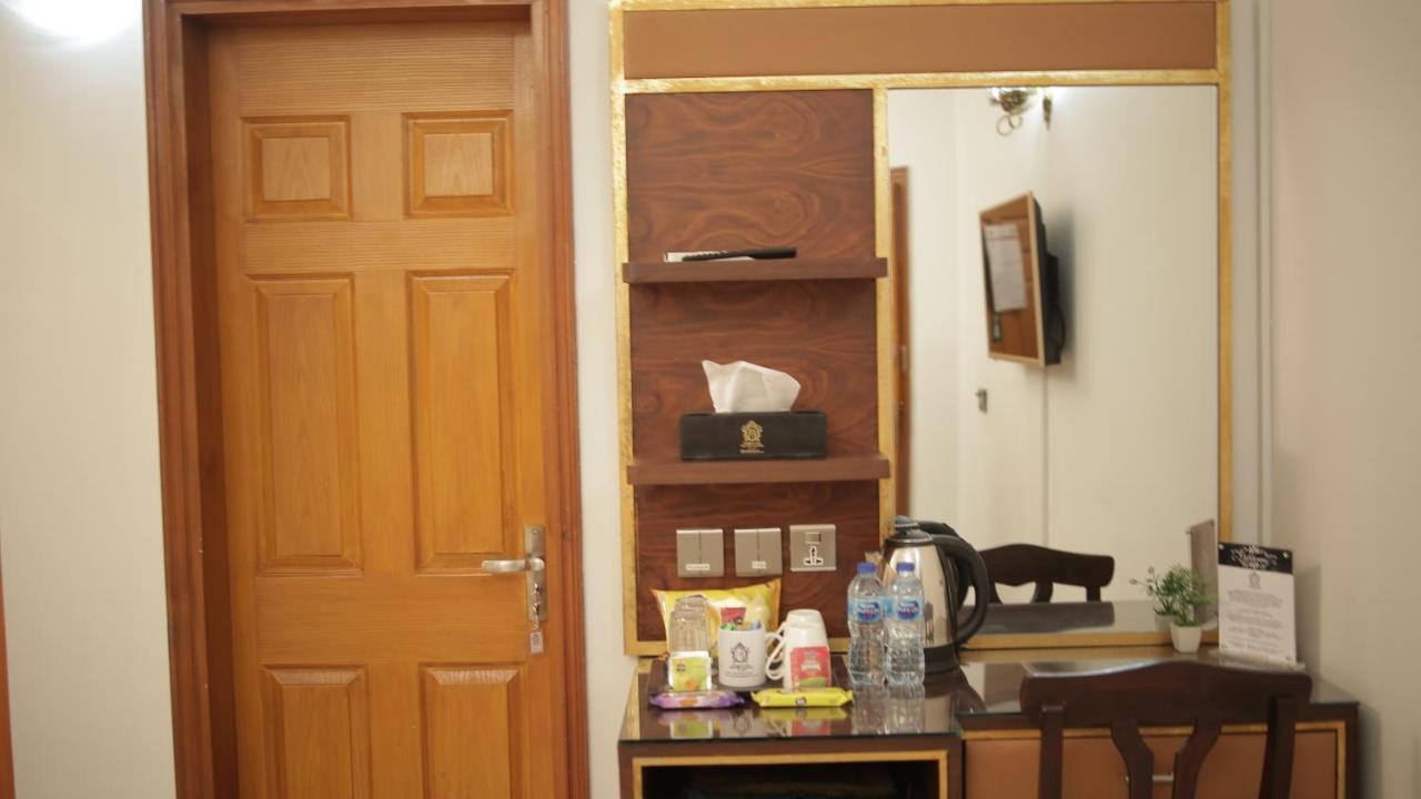 Four Squares Karachi Bed & Breakfast エクステリア 写真