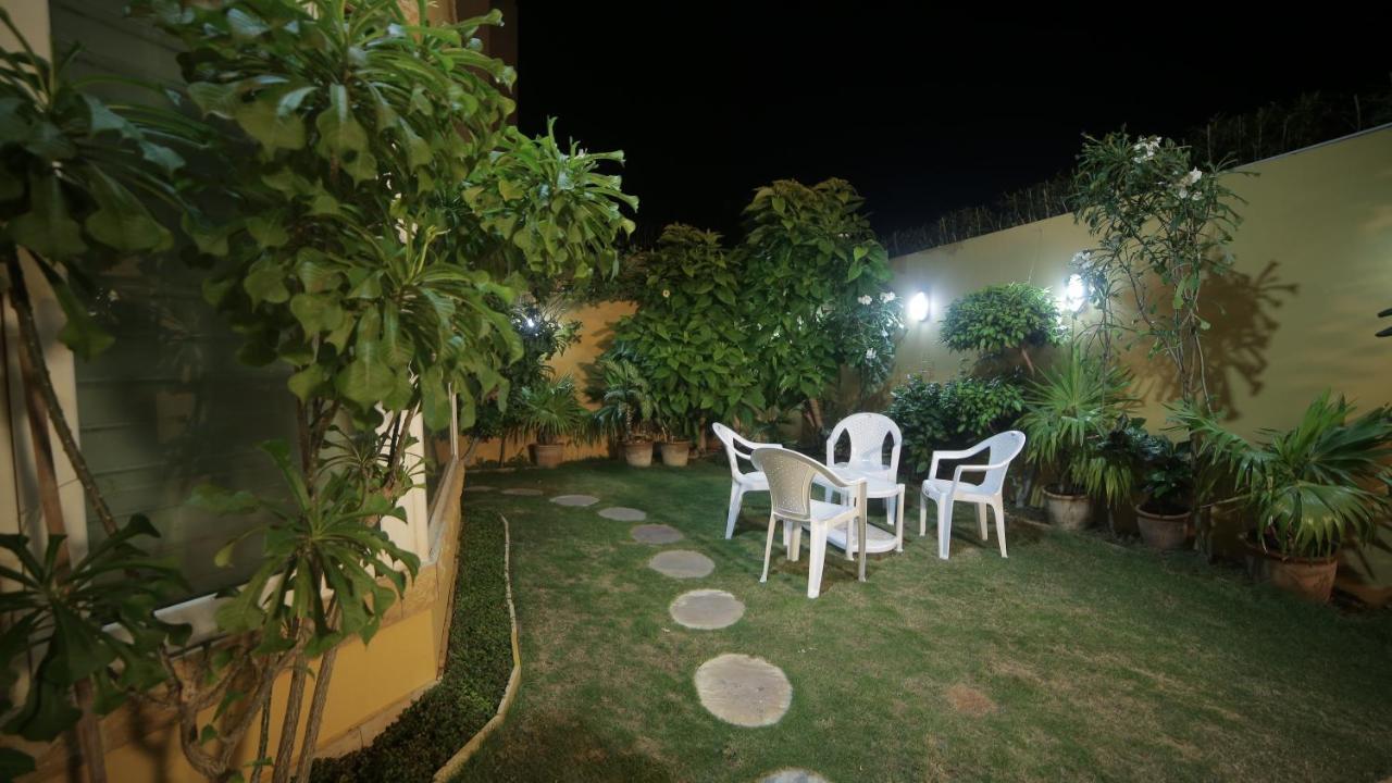 Four Squares Karachi Bed & Breakfast エクステリア 写真